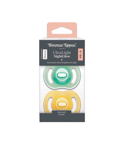 Tommee Tippee Ultra Light Night Glow Soothers (0-6m) | Twin Pack | The Lightest Soother Ever—Now Glows in the Dark